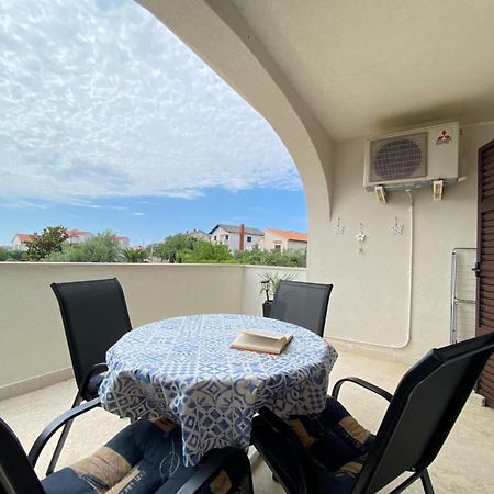 קרק Apartments Xenia Krk מראה חיצוני תמונה