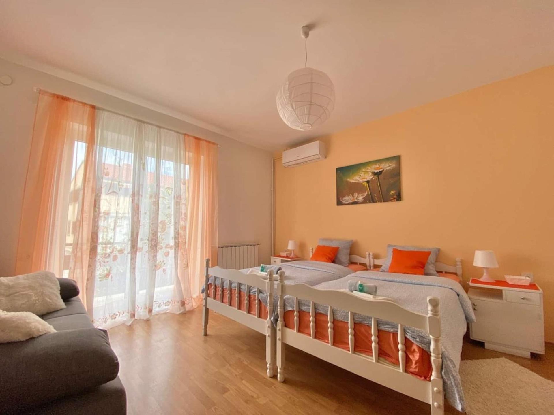 קרק Apartments Xenia Krk מראה חיצוני תמונה