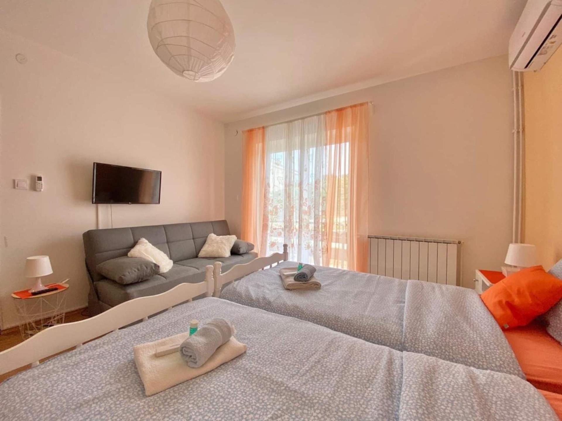 קרק Apartments Xenia Krk מראה חיצוני תמונה