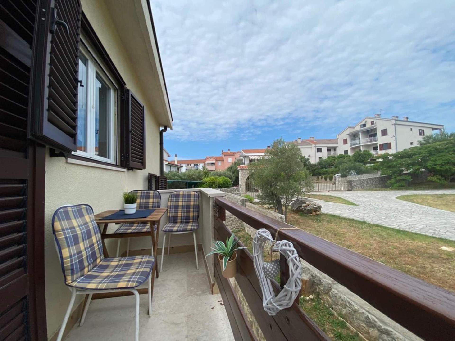 קרק Apartments Xenia Krk מראה חיצוני תמונה