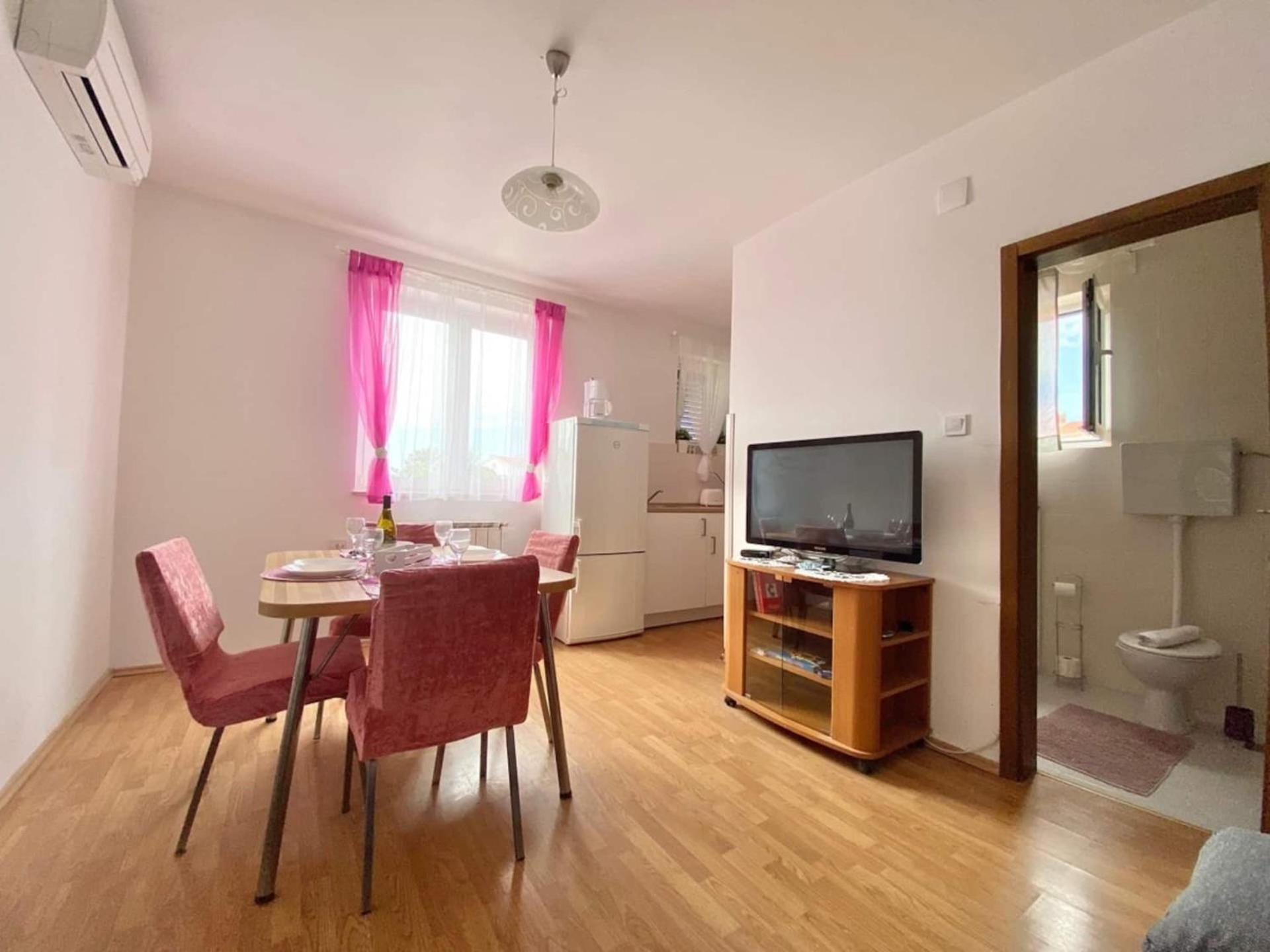 קרק Apartments Xenia Krk מראה חיצוני תמונה
