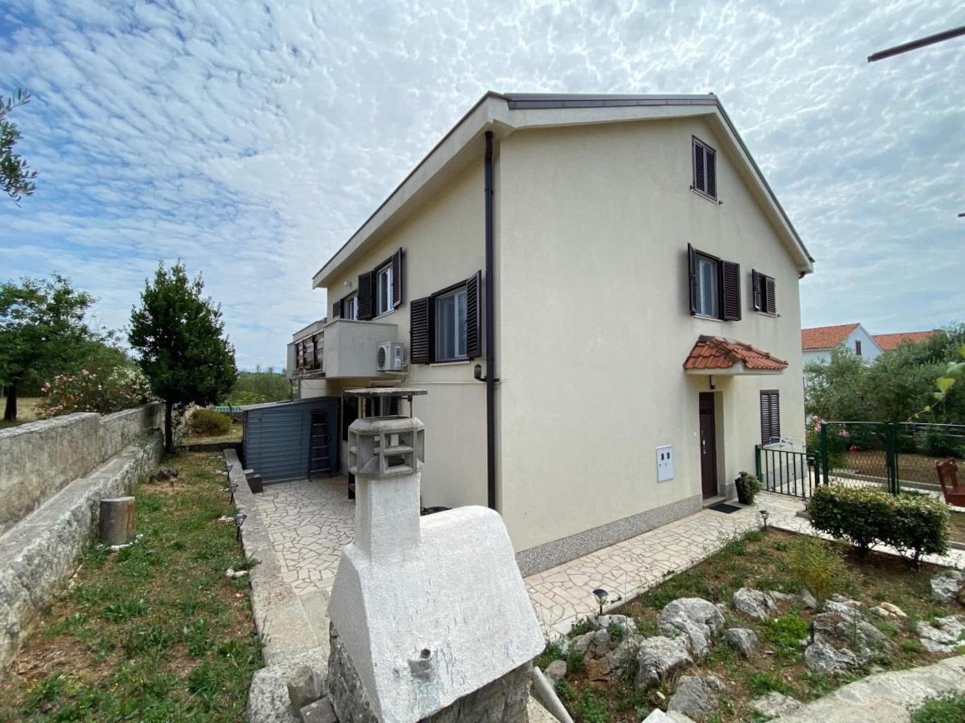 קרק Apartments Xenia Krk מראה חיצוני תמונה