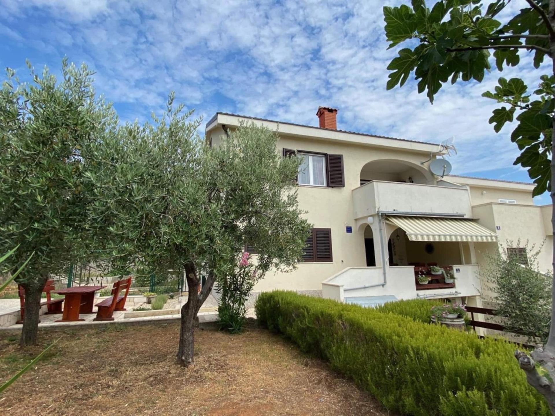 קרק Apartments Xenia Krk מראה חיצוני תמונה